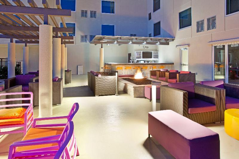 Holiday Inn Express Hotel & Suites Austin Downtown - University By Ihg Dış mekan fotoğraf